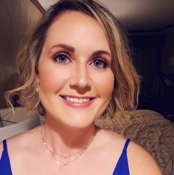 Meet your Posher, Lisa - Picture 1 of 1